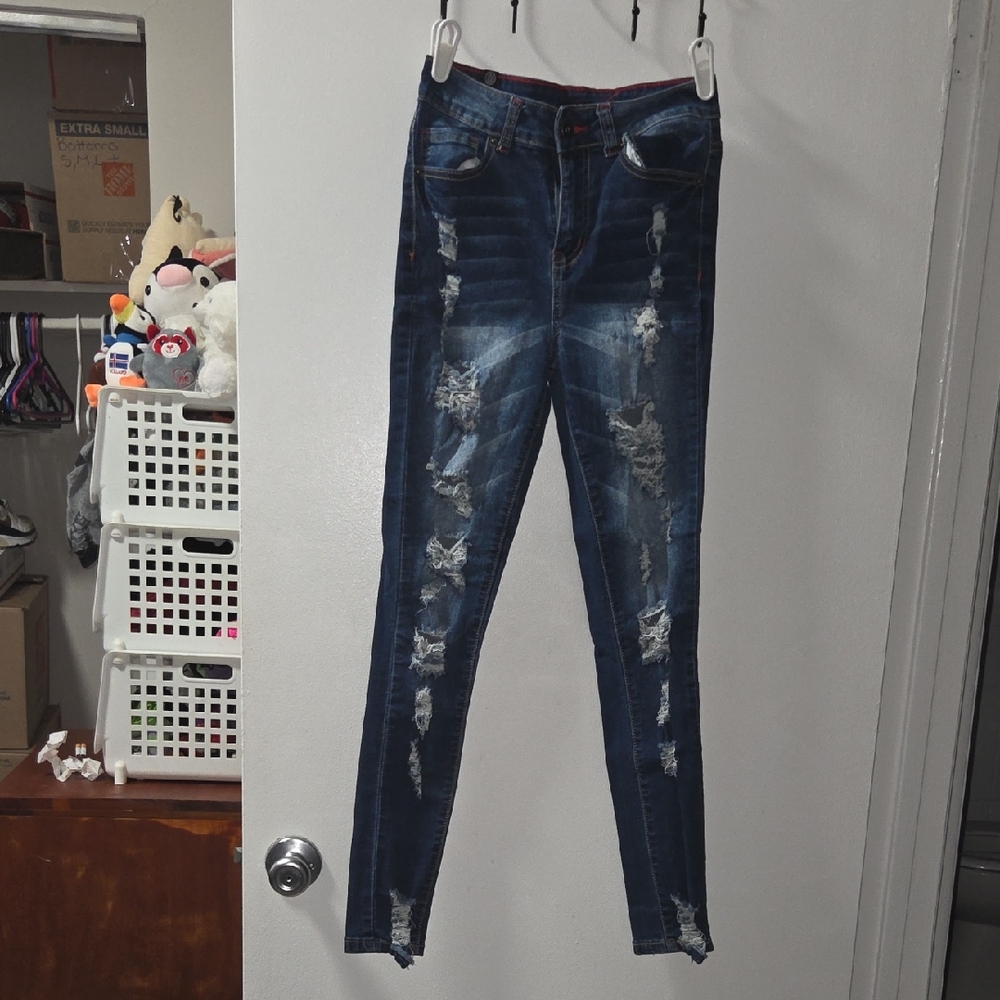 Trendy Ripped Skinny Jeans in Navy